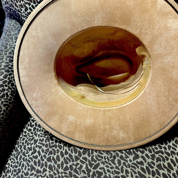 Tan suede cowboy hat with cowhide band with turquoise, adjustable size. - Picture 4 of 4